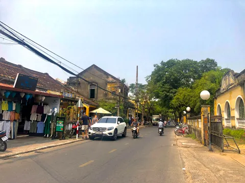 Bán mặt tiền Nguyễn Duy Hiệu - Hội An. Mặt tiền rộng hơn 10m. Vị trí ngay Phố Đi Bộ (MS215)