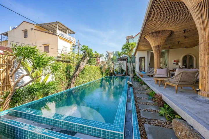 Sản Phẩm Dòng Tiền BĐS Nghỉ Dưỡng Đẳng Cấp – Villa Phong Cách Wabi-Sabi 3 PN, Không Gian Xanh Hiếm Có Tại Hội An (MS576)