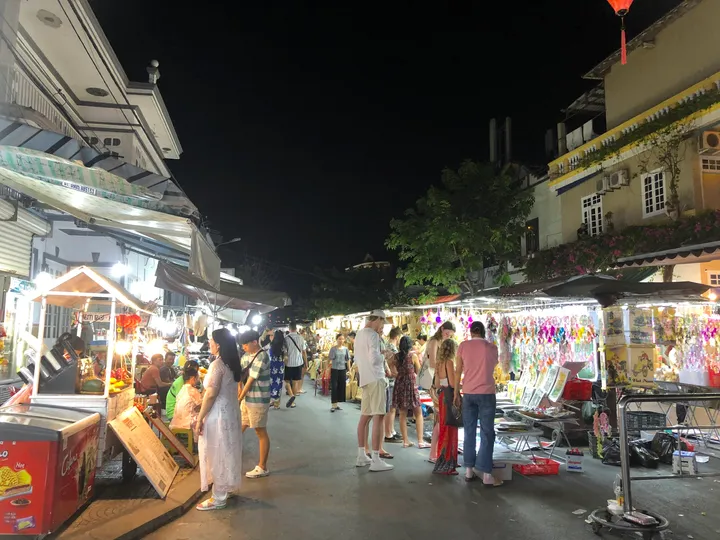 Với mức giá đã giảm 30% - Sở hữu ngay mặt tiền kinh doanh sầm uất nhất Phố Cổ Hội An - Ngay mặt tiền Chợ đêm Nguyễn Hoàng (MS249)