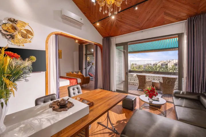 Bán căn Biệt Thự View Sông Hội An - Nằm ngay khu du lịch nổi tiếng Hội An - Sở hữu Bến Du Thuyền sau nhà (MS471)